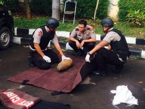 Pemulung Temukan Mortir di Got Saat Cari Besi Tua di Cakung Pemulung Temukan Mortir di Got Saat Cari Besi Tua di Cakung