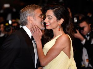 Foto: Kemesraan George Clooney & Istri di Karpet Merah Cannes