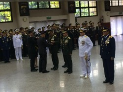 Dinilai Berjasa, Panglima dan Kepala Staf TNI Raih Penghargaan dari Kapolri