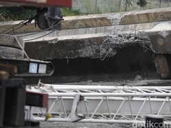 Truk Tabrak JPO: Tahun Lalu di Tol Jagorawi, Kini di Tol JORR