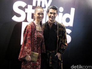 BCL dan Reza Rahadian Serasi Berbusana Tenun di Malaysia