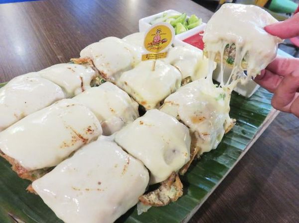 Wah, Uniknya Menikmati Martabak Gelato yang Berselimut Asap