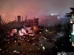 Kebakaran di Permukiman Bedeng Dekat UNJ Diduga karena Korsleting