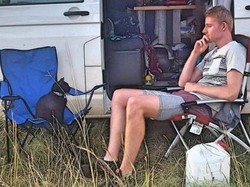 Video: Petualangan Pria Tasmania Berkeliling Australia dengan Kucingnya