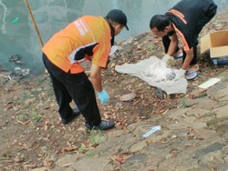 Sesosok Mayat Bayi Ditemukan Mengapung di Kali Cideng Epicentrum