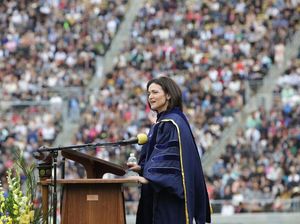 Wanita Terkuat Facebook Jadi Kambing Hitam Zuckerberg