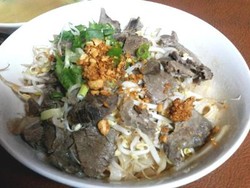 Murah dan Mengenyangkan, Ini 5 Kwetiau Siram Sapi yang Enak