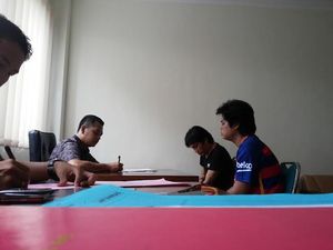 Dua Tersangka Perusak Rumah Dinas Kajati Jatim Diserahkan ke Kejaksaan