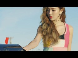 Jessica Jung Masih Jadi Ice Princess di Video Musik Fly