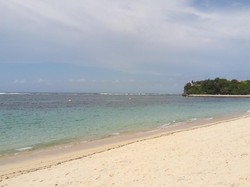 3 Turis China Dirampok 2 Pria Bersenjata Tajam di Pantai Pasir III Jayapura