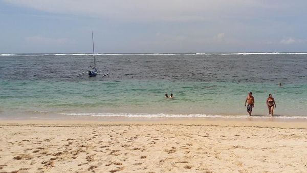 Pantai Sepi Tempat Bule Berjemur di Nusa Dua, Bali