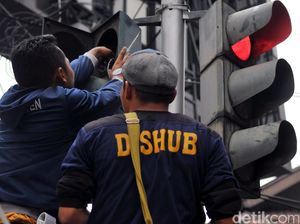 Perbaikan dan Perawatan Lampu Lalu Lintas