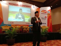 Polemik Ponsel Ilegal: Berani Tegas, Pak Menteri?