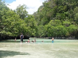 Danau Kakaban Tutup, Ria Ricis Kok Bisa Liburan di Sana?