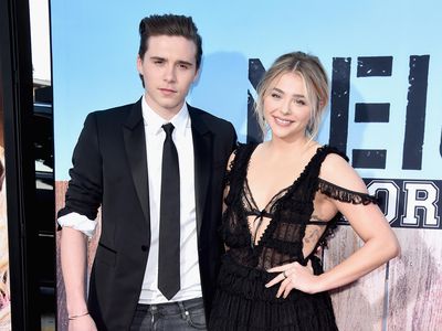 Aww, Chloe Moretz Gandeng Brooklyn Beckham di Red Carpet