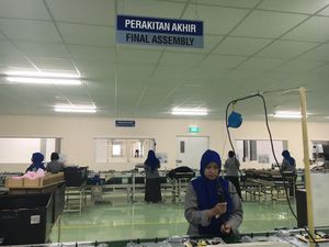 Pabrik Sharp Rp 55 Miliar Produksi TV LED Ukuran 32 dan 24 Inci