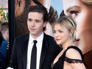 Dipuji Cantik oleh Brooklyn Beckham, Chloe Grace Moretz Makin Cinta Dipuji Cantik oleh Brooklyn Beckham, Chloe Grace Moretz Makin Cinta