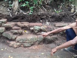 Bangunan Kuno Mirip Candi Ditemukan di Pekarangan Milik Warga