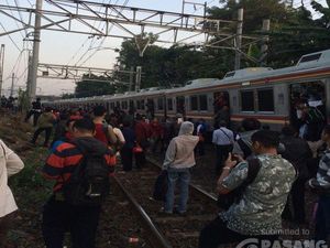Kereta yang Anjlok Dievakuasi, Masih 1 Jalur Digunakan Bergantian