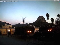 Heboh Sosok Bayangan Mengerikan di Langit Meksiko yang Jadi Perdebatan Netizen