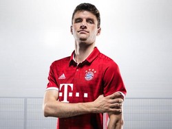 Merah Berkerah a la Kostum Baru Bayern Munich