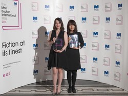 Penulis Korea Han Kang akan Kubur Buku Selama 100 Tahun di Hutan