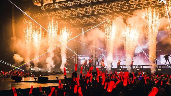 Rhythm Ta! Serunya Konser iKON di Hong Kong