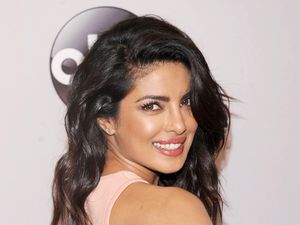 Priyanka Chopra Ingin Gantikan Daniel Craig Sebagai James Bond