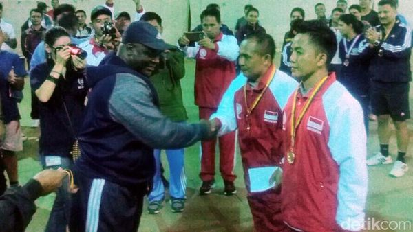 Prajurit TNI Juara 1 Kompetisi Bulutangkis di Kongo