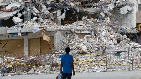 Ekuador Diguncang Gempa 6,8 SR