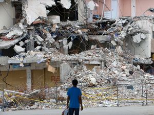 Ekuador Diguncang Gempa 6,8 SR