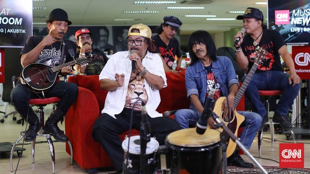 OM PMR saat tampil di Music at Newsroom CNNIndonesia.com.