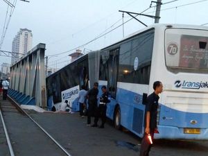 Humas KCJ: KA Senja Solo yang Kecelakaan dengan TransJ dan Avanza