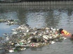 Melihat Aksi Para Pahlawan yang Jaga Sungai di Jakarta Bebas Sampah