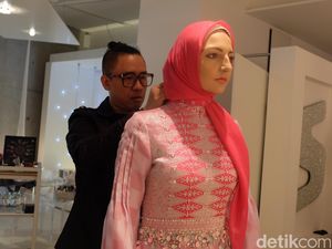 Mengintip Persiapan Fashion Show Shafira di Swarovski Kristallwelten, Austria