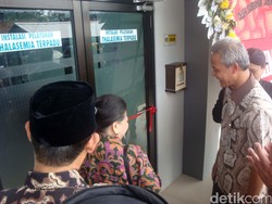 Gubernur Ganjar Resmikan Gedung Pelayanan Thalassemia di Banyumas