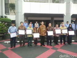 Gubernur Hingga Eks Walikota Terima Penghargaan dari Mendagri di Harkitnas