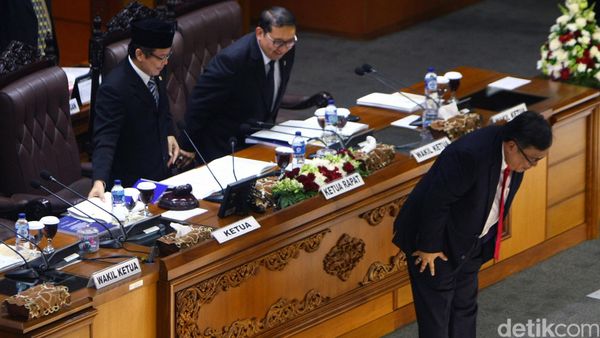 Paripurna DPR Membahas RAPBN 2017