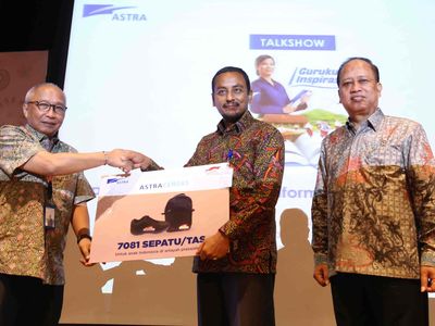 M Nasir Tutup Gerakan Guruku Inspirasiku