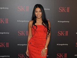 Anggun Tampil Elegan di Video Klip Terbaru Face Au Vent