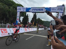 Etape Ketiga, dari Ende ke Bajawa, Milik Pebalap China