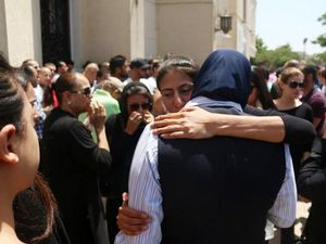 Kotak Hitam EgyptAir MS804 Ditemukan di Laut Mediterania Kotak Hitam EgyptAir MS804 Ditemukan di Laut Mediterania