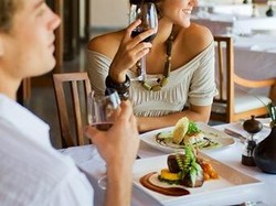 Bagikan Foto Makanan di Snapchat, Wanita Ini Dicerai Suaminya