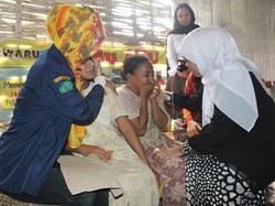 Mensos Khofifah Kunjungi Korban Perkosaan Hamil 8 Bulan di Sidoarjo