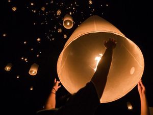 Pelepasan Lampion di Borobudur