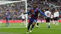 Palace bahkan unggul lebih dulu pada menit ke-78 lewat gol Jason Puncheon.Reuters/Dylan Martinez.