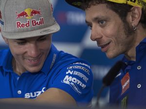 Rossi Tepis Tudingan Bekerja Sama dengan Vinales Rossi Tepis Tudingan Bekerja Sama dengan Vinales