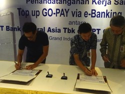 BCA Berikan Kemudahan Top Up GO-PAY Melalui e-Banking BCA
