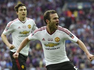 Mata Nantikan Laga Spesial di Anfield