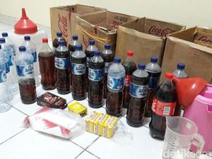 Polisi Amankan Puluhan Botol Miras Oplosan di Pesanggrahan, Jaksel